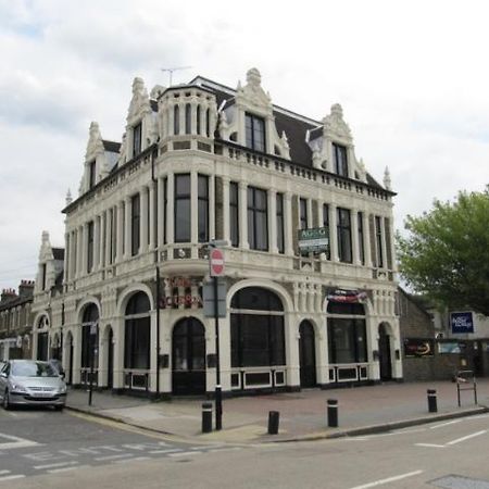 Hotel Duke Of Fife à Barking  Extérieur photo