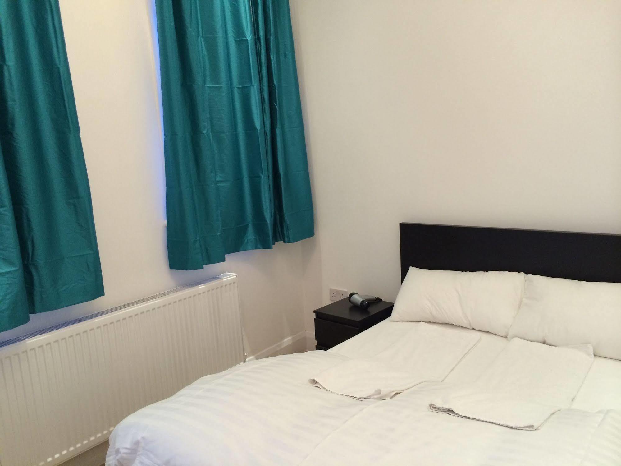 Hotel Duke Of Fife à Barking  Extérieur photo