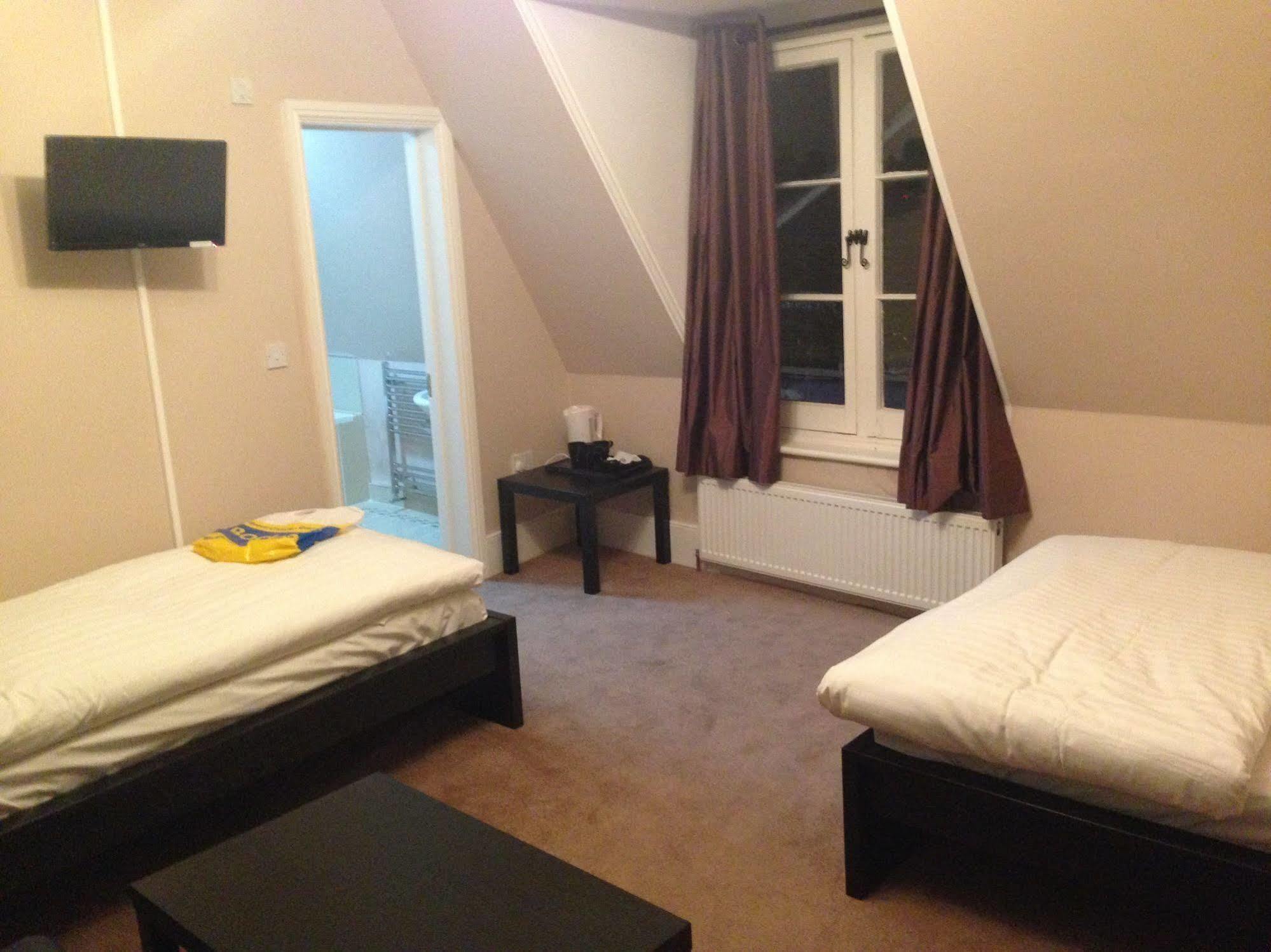 Hotel Duke Of Fife à Barking  Extérieur photo