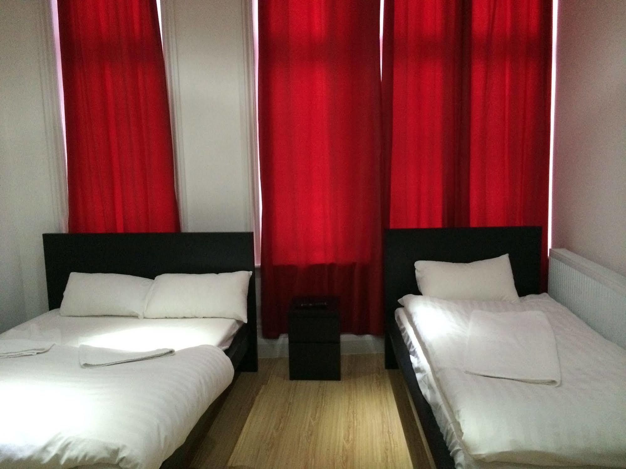 Hotel Duke Of Fife à Barking  Extérieur photo